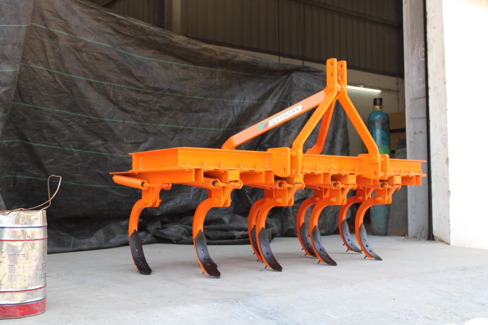 9 Tyne Cultivator — side view